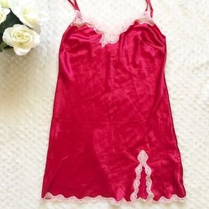 🆕Victoria’s Secret magenta/pink slip dress XS